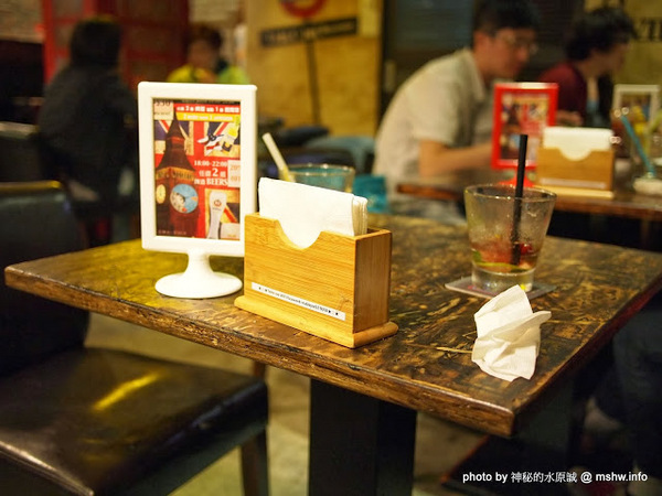 TABLE JOE PLUS喬桌子廚房(遠百店):【食記】新竹北區-Table Joe Plus-喬桌子廚房 : 漢堡好吃,鬆餅有點雷…不過圓桌怎麼喬都是圓的 TABLE JOE PLUS喬桌子廚房(遠百店):【食記】新竹北區-Table Joe Plus-喬桌子廚房 : 漢堡好吃,鬆餅有點雷…不過圓桌怎麼喬都是圓的