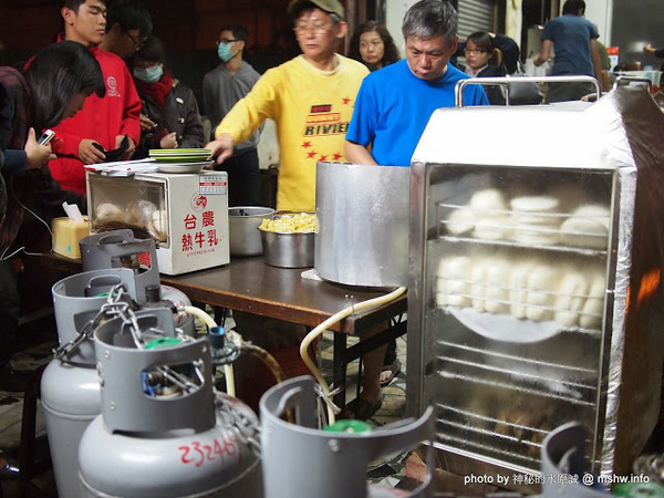 一點刈包:【食記】台南東區-一點刈包@成功大學 : 傳說中一點人最多的宵夜美味, 台南人與學子的共同回憶 一點刈包:【食記】台南東區-一點刈包@成功大學 : 傳說中一點人最多的宵夜美味, 台南人與學子的共同回憶