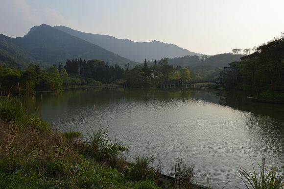 人间仙境般的湖光山色~南庄「向天湖风景区」