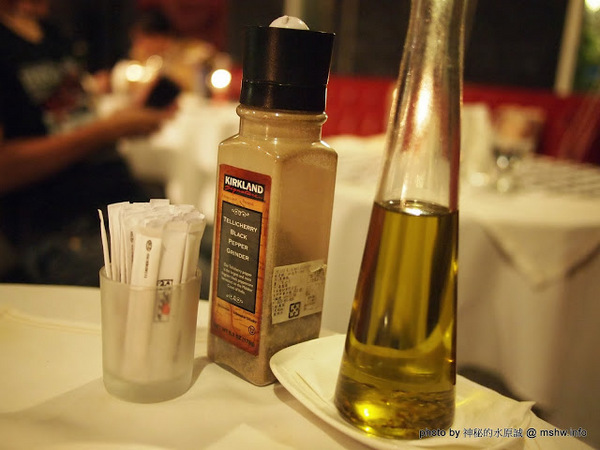 法義風味人文餐廳:【食記】歐風古堡覓食趣?口感獨特的豬腳 @ 台中西區-法義風味人文餐廳-The People Cafe 法義風味人文餐廳:【食記】歐風古堡覓食趣?口感獨特的豬腳 @ 台中西區-法義風味人文餐廳-The People Cafe