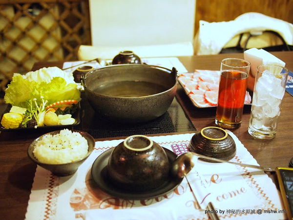 三味鍋物(向上店):【食記】台中西區-三味鍋物專門-自慢味噌,壽喜燒 : 服務不錯,食材就…!@#$%…這樣應該有含蓄到了? 三味鍋物(向上店):【食記】台中西區-三味鍋物專門-自慢味噌,壽喜燒 : 服務不錯,食材就…!@#$%…這樣應該有含蓄到了?