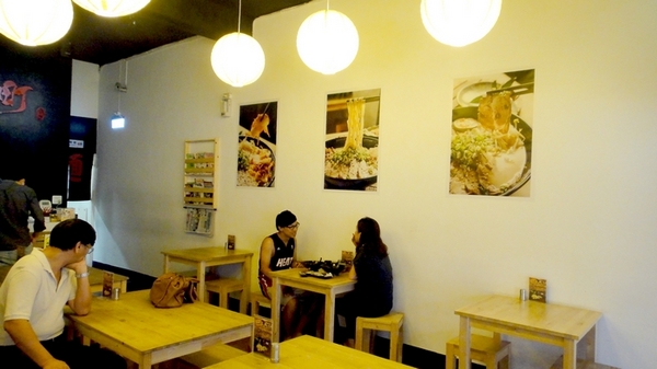 十八町拉麵店:【台中】會噴火的地獄拉麵!十八町拉麵店! 十八町拉麵店:【台中】會噴火的地獄拉麵!十八町拉麵店!