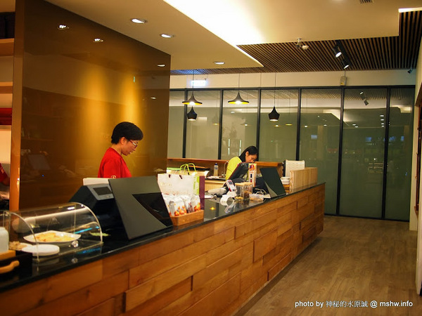 阿聰師芋頭酥糕餅(台中秋紅谷館):【食記】台中西屯-阿聰師芋頭酥糕餅/台中秋紅谷館 : 微甜不膩的細緻口感,有八卦味道的大甲龍捲風!? 阿聰師芋頭酥糕餅(台中秋紅谷館):【食記】台中西屯-阿聰師芋頭酥糕餅/台中秋紅谷館 : 微甜不膩的細緻口感,有八卦味道的大甲龍捲風!?