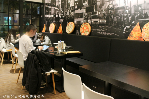 plus pizza(國父店):東區披薩『plus pizza』捷運國父紀念館站/美式餐廳/不限時/無低消 plus pizza(國父店):東區披薩『plus pizza』捷運國父紀念館站/美式餐廳/不限時/無低消