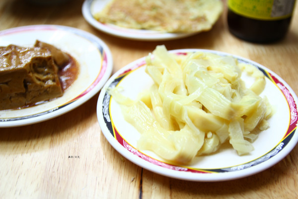 台南滷三塊:【台北市北投區。小吃】台南魯三塊 五花肉飯 近石牌捷運站 入口即化的古早味 北投晚餐消夜早餐 台南滷三塊:【台北市北投區。小吃】台南魯三塊 五花肉飯 近石牌捷運站 入口即化的古早味 北投晚餐消夜早餐
