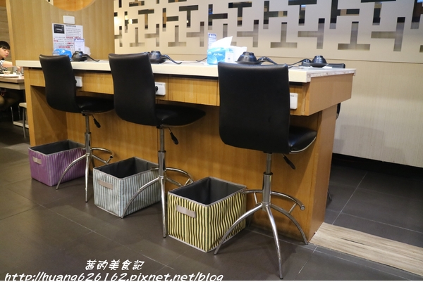 築湘養生麻辣火鍋:【新北三重區】一人就能享用麻辣火鍋『築湘養生麻辣火鍋』三重平價火鍋推薦/麻辣火鍋/養生招牌花雕雞/打卡送鴨血、豆腐/捷運徐匯中學站 築湘養生麻辣火鍋:【新北三重區】一人就能享用麻辣火鍋『築湘養生麻辣火鍋』三重平價火鍋推薦/麻辣火鍋/養生招牌花雕雞/打卡送鴨血、豆腐/捷運徐匯中學站