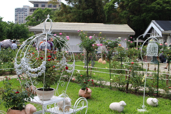2015玫瑰花展:春日微旅行「2015玫瑰花展」(4/1~4/12)士林官邸/士林捷運站 2015玫瑰花展:春日微旅行「2015玫瑰花展」(4/1~4/12)士林官邸/士林捷運站