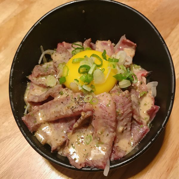 月见生芙蓉,牛肉是底部,让你配著海参吃.中国原产地牛肉岛洋葱图片