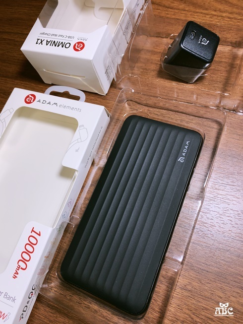 【快充免帶線】30分鐘充50%！蘋果MFi認證雙向快充行動電源|ADAM亞果GRAVITY X1