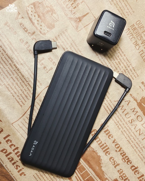 【快充免帶線】30分鐘充50%！蘋果MFi認證雙向快充行動電源|ADAM亞果GRAVITY X1