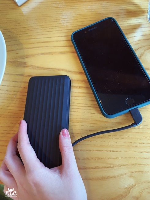 【快充免帶線】30分鐘充50%！蘋果MFi認證雙向快充行動電源|ADAM亞果GRAVITY X1