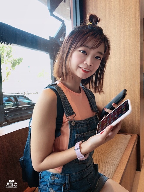 【快充免帶線】30分鐘充50%！蘋果MFi認證雙向快充行動電源|ADAM亞果GRAVITY X1