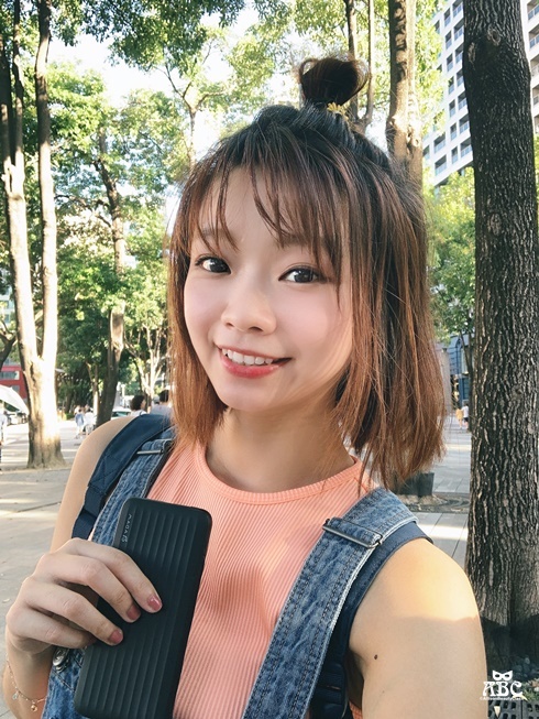 【快充免帶線】30分鐘充50%！蘋果MFi認證雙向快充行動電源|ADAM亞果GRAVITY X1