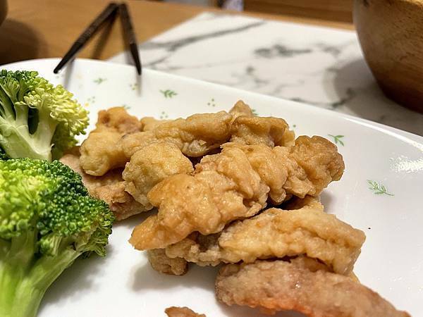 宅配美食│海底撈：火鍋經典鴛鴦鍋套餐(麻辣%2F三鮮)-13件組 │清油火鍋、白味濃湯鍋│蝦皮拍賣、蝦皮商城