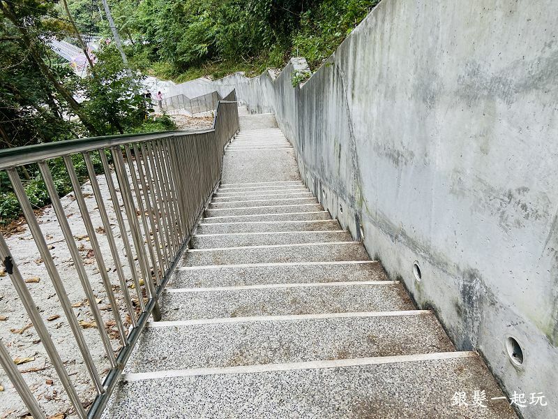 南投雙龍瀑布七彩吊橋|登40樓吊橋眺望鬼斧神山峽谷,賞雙龍瀑布奇景!