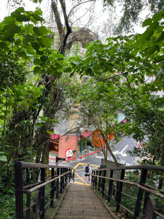 台北景點|最悠哉爬象山路線,沿途不同視野101,永春崗公園/六巨石/一線天