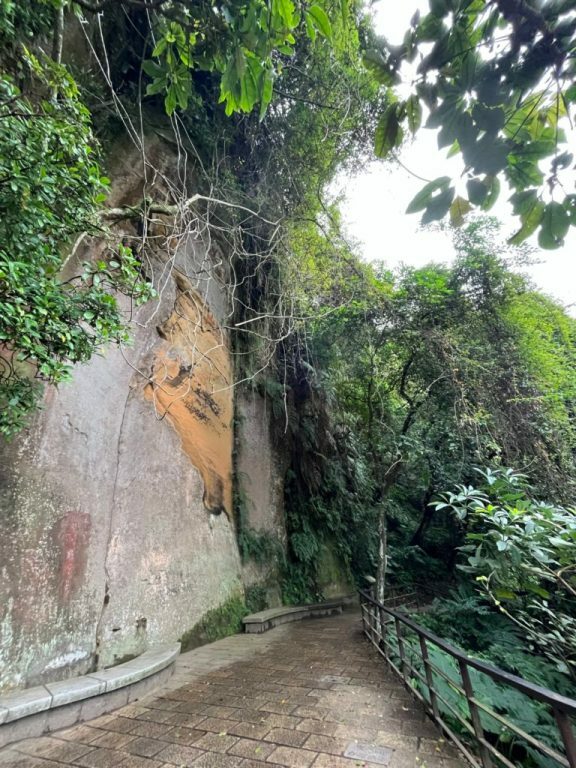 台北景點|最悠哉爬象山路線,沿途不同視野101,永春崗公園/六巨石/一線天