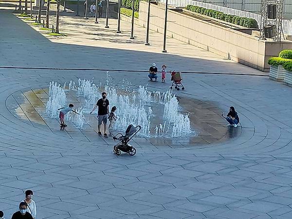 龍躍雲端.jpg 龍躍雲端.jpg