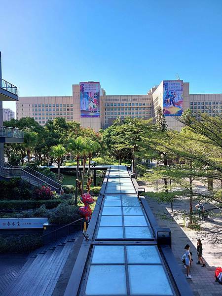 空橋遠眺市府.jpg 空橋遠眺市府.jpg