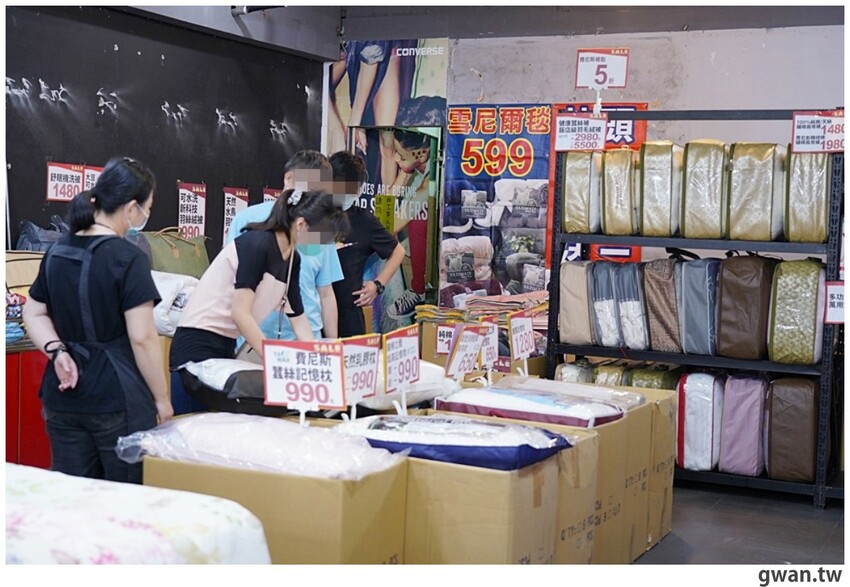 冷氣團來襲!台中工廠秋冬寢具出清,毛毯、枕頭買一送一