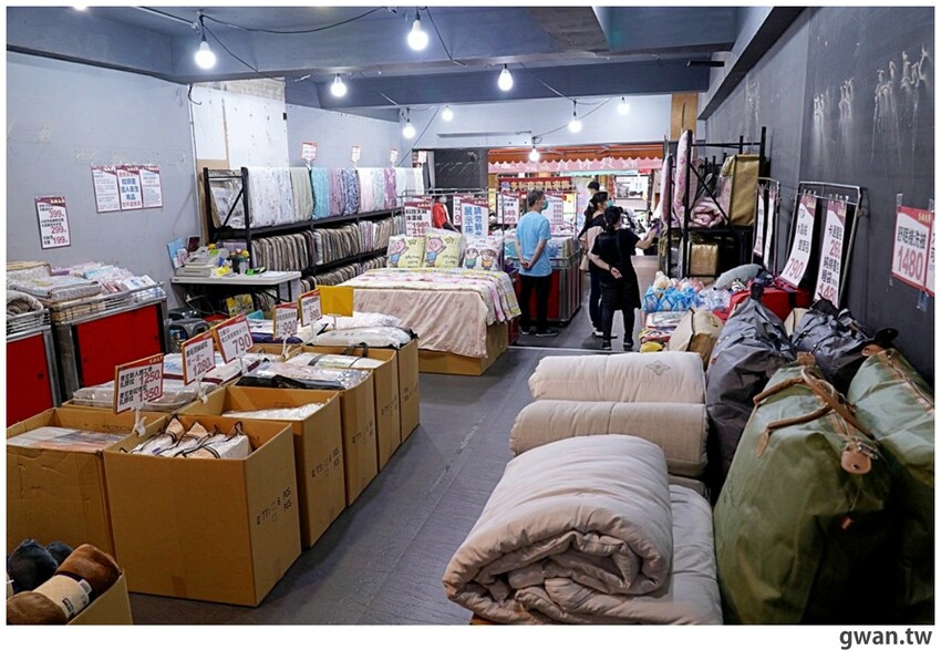 冷氣團來襲!台中工廠秋冬寢具出清,毛毯、枕頭買一送一