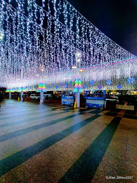 遠東Sogo百貨台北復興館聖誕燈飾,Christmas decoration of Far Eastern SOGO department store, Taipei, Taiwan, SJKen, Nov 26, 2021.