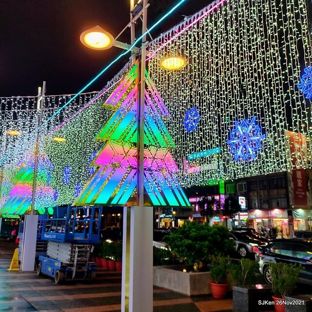 遠東Sogo百貨台北復興館聖誕燈飾,Christmas decoration of Far Eastern SOGO department store, Taipei, Taiwan, SJKen, Nov 26, 2021.