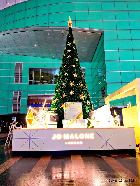 遠東Sogo百貨台北復興館聖誕燈飾,Christmas decoration of Far Eastern SOGO department store, Taipei, Taiwan, SJKen, Nov 26, 2021.