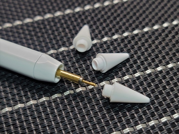 【平板配件】「YOMIX優迷Apple iPad專用防掌觸磁力吸附觸控筆」/觸控感應開關/即開即用/可替換筆頭/傾斜感壓/磁性吸附/10hr電量續航