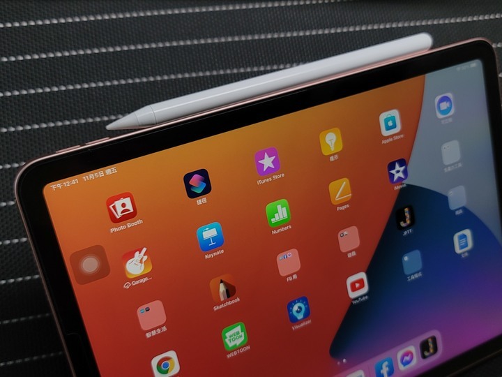 【平板配件】「YOMIX優迷Apple iPad專用防掌觸磁力吸附觸控筆」/觸控感應開關/即開即用/可替換筆頭/傾斜感壓/磁性吸附/10hr電量續航