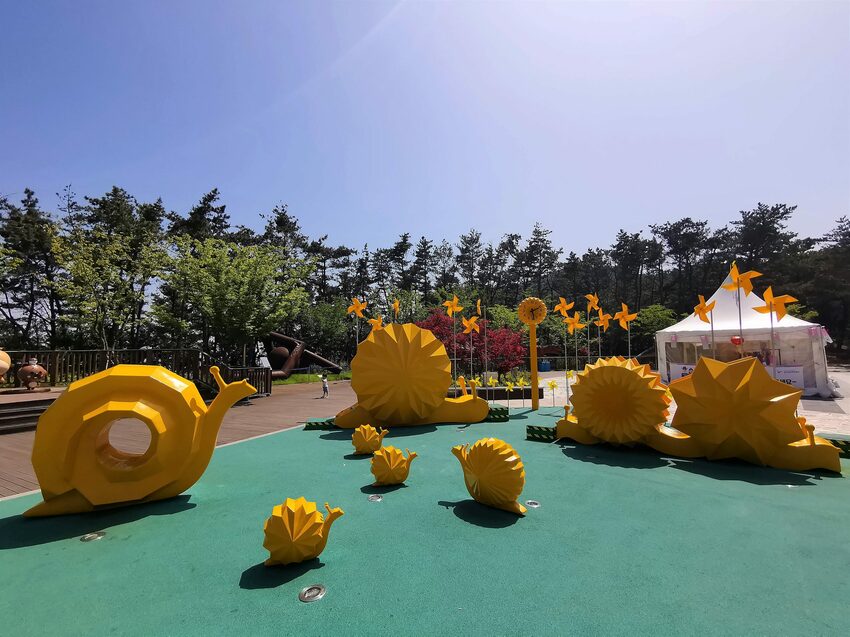 【韓國釜山景點】松島天空步道海上覽車│一秒變身月亮公主│浪漫氛圍指數破表│瓶中信造景│白色膠囊立體式螺旋美拍牆 - 旅遊夜市趴趴走