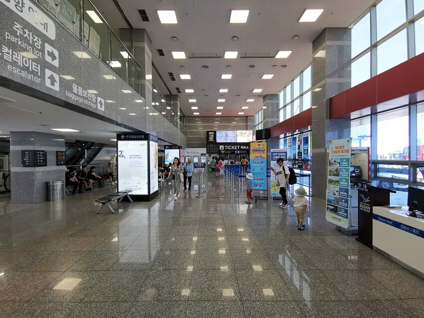 【韓國釜山景點】松島天空步道海上覽車│一秒變身月亮公主│浪漫氛圍指數破表│瓶中信造景│白色膠囊立體式螺旋美拍牆 - 旅遊夜市趴趴走