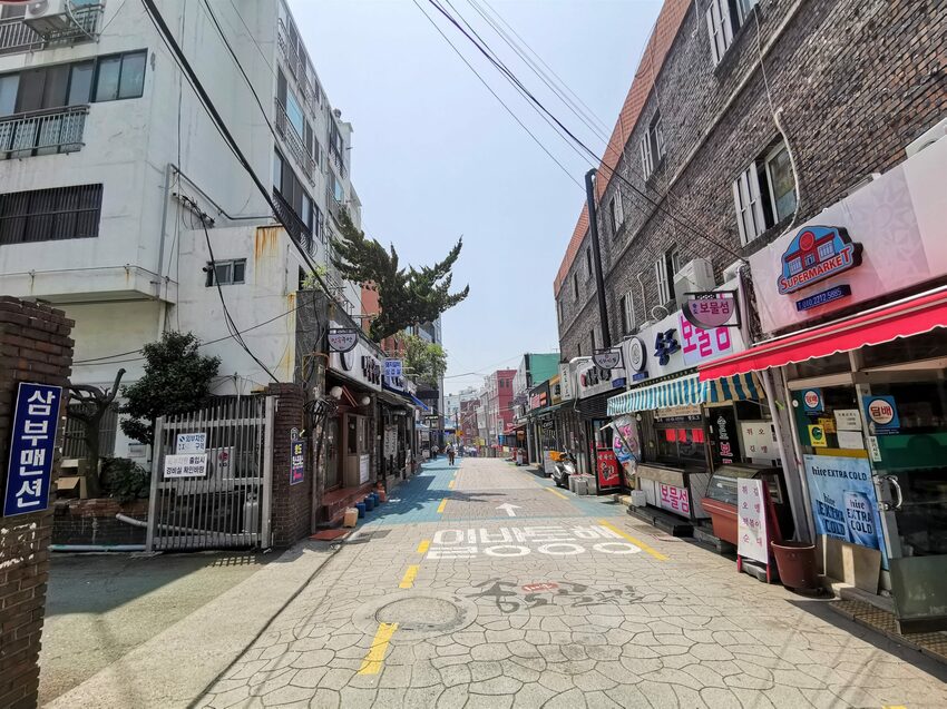 【韓國釜山景點】松島天空步道海上覽車│一秒變身月亮公主│浪漫氛圍指數破表│瓶中信造景│白色膠囊立體式螺旋美拍牆 - 旅遊夜市趴趴走