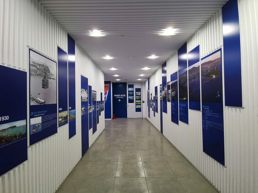 【韓國釜山景點】松島天空步道海上覽車│一秒變身月亮公主│浪漫氛圍指數破表│瓶中信造景│白色膠囊立體式螺旋美拍牆 - 旅遊夜市趴趴走