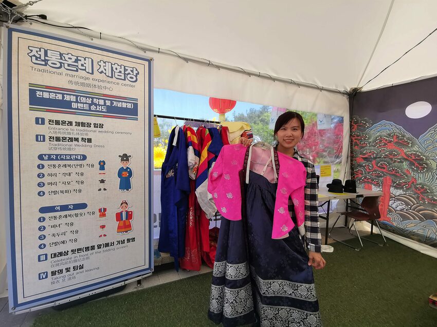 【韓國釜山景點】松島天空步道海上覽車│一秒變身月亮公主│浪漫氛圍指數破表│瓶中信造景│白色膠囊立體式螺旋美拍牆 - 旅遊夜市趴趴走