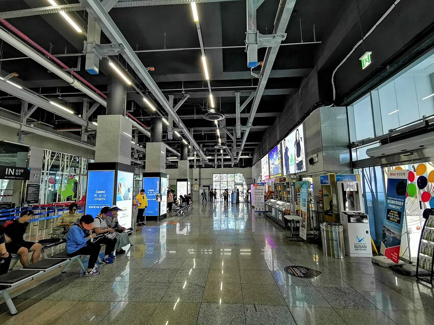 【韓國釜山景點】松島天空步道海上覽車│一秒變身月亮公主│浪漫氛圍指數破表│瓶中信造景│白色膠囊立體式螺旋美拍牆 - 旅遊夜市趴趴走