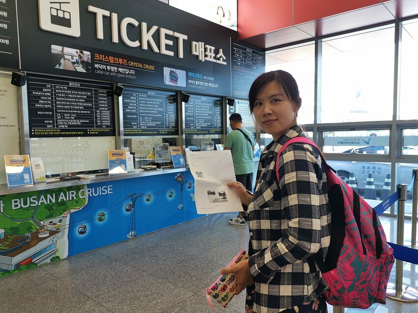 【韓國釜山景點】松島天空步道海上覽車│一秒變身月亮公主│浪漫氛圍指數破表│瓶中信造景│白色膠囊立體式螺旋美拍牆 - 旅遊夜市趴趴走