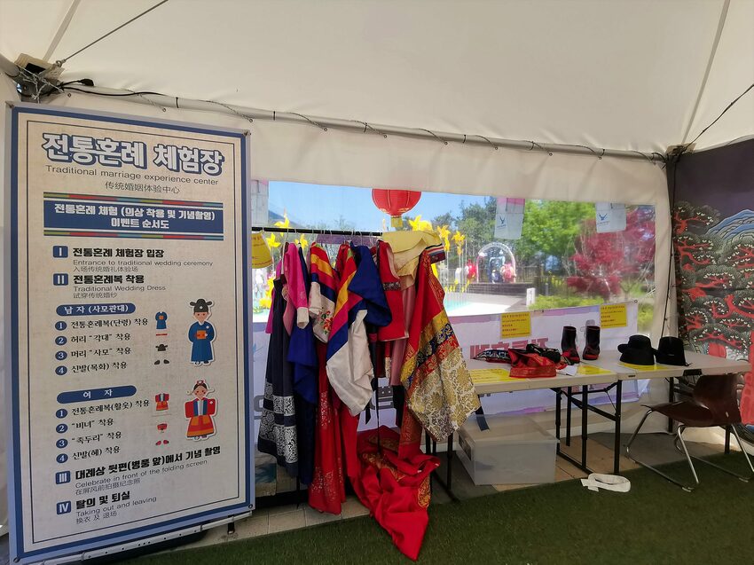 【韓國釜山景點】松島天空步道海上覽車│一秒變身月亮公主│浪漫氛圍指數破表│瓶中信造景│白色膠囊立體式螺旋美拍牆 - 旅遊夜市趴趴走