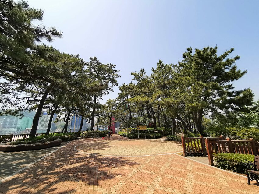 【韓國釜山景點】松島天空步道海上覽車│一秒變身月亮公主│浪漫氛圍指數破表│瓶中信造景│白色膠囊立體式螺旋美拍牆 - 旅遊夜市趴趴走