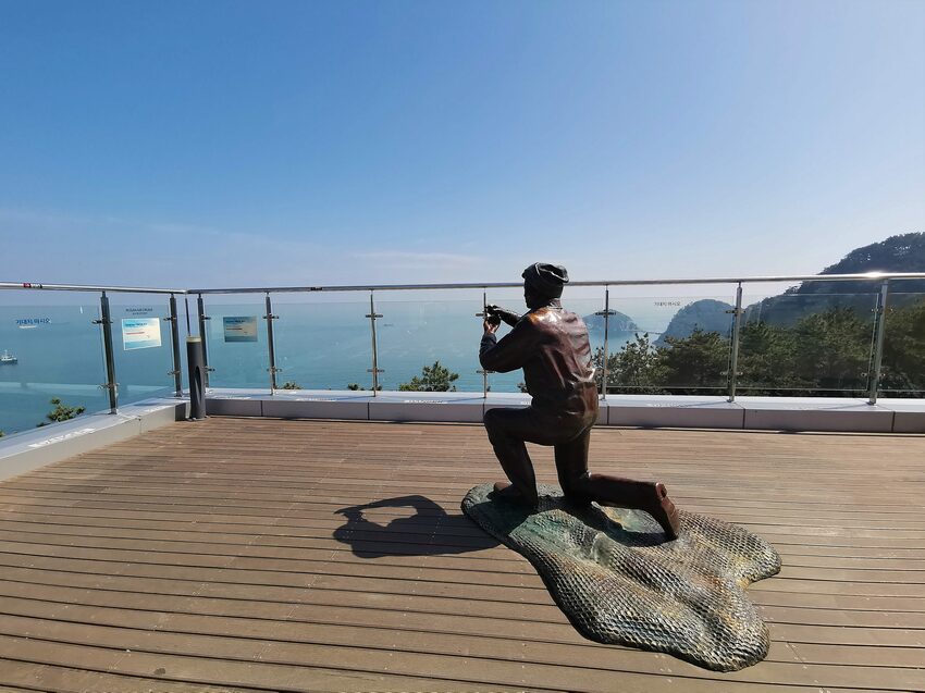 【韓國釜山景點】松島天空步道海上覽車│一秒變身月亮公主│浪漫氛圍指數破表│瓶中信造景│白色膠囊立體式螺旋美拍牆 - 旅遊夜市趴趴走
