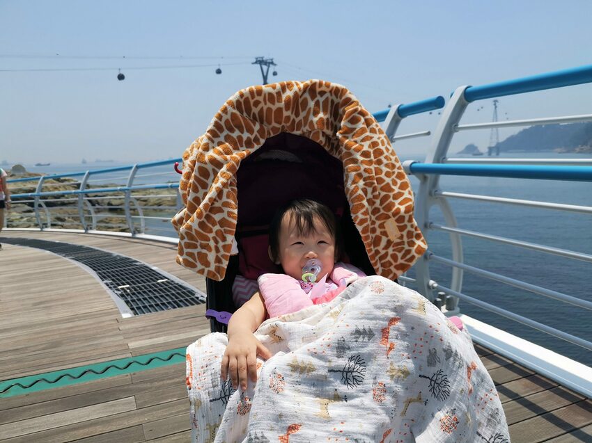 【韓國釜山景點】松島天空步道海上覽車│一秒變身月亮公主│浪漫氛圍指數破表│瓶中信造景│白色膠囊立體式螺旋美拍牆 - 旅遊夜市趴趴走