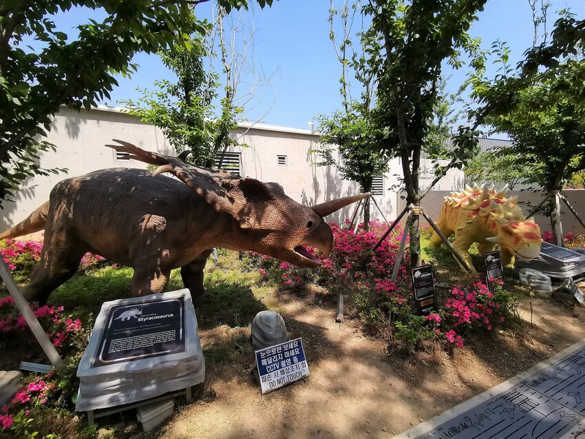 【韓國釜山景點】松島天空步道海上覽車│一秒變身月亮公主│浪漫氛圍指數破表│瓶中信造景│白色膠囊立體式螺旋美拍牆 - 旅遊夜市趴趴走