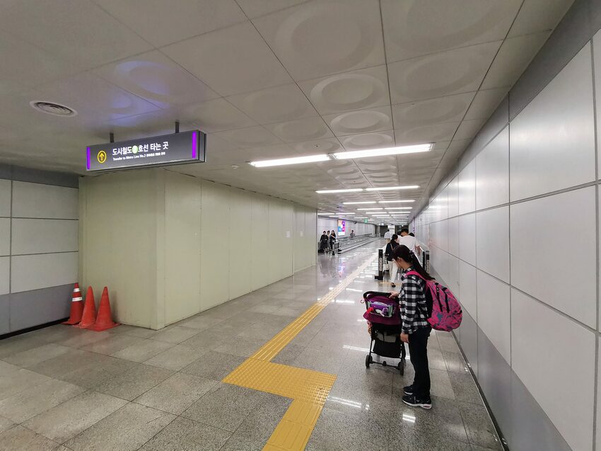 【韓國釜山金海機場到市區交通】如何儲值TMoney交通卡│輕軌轉搭地鐵到西面和南浦洞市區一點都不難 - 旅遊夜市趴趴走