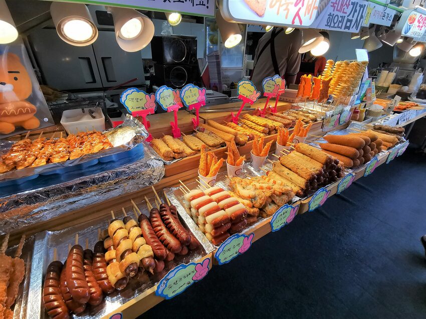 【韓國釜山景點】松島天空步道海上覽車│一秒變身月亮公主│浪漫氛圍指數破表│瓶中信造景│白色膠囊立體式螺旋美拍牆 - 旅遊夜市趴趴走