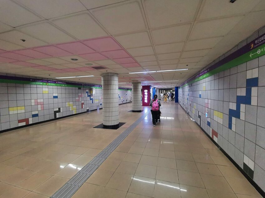 【韓國釜山金海機場到市區交通】如何儲值TMoney交通卡│輕軌轉搭地鐵到西面和南浦洞市區一點都不難 - 旅遊夜市趴趴走