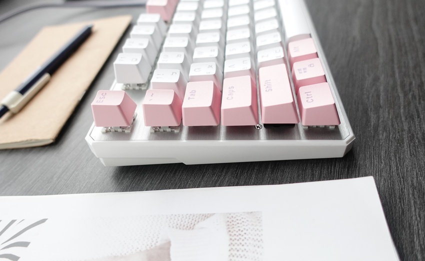 POJUN PJ02 櫻花粉白鍵盤 顏值高手感佳的機械鍵盤