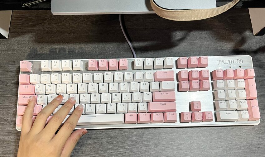 POJUN PJ02 櫻花粉白鍵盤 顏值高手感佳的機械鍵盤