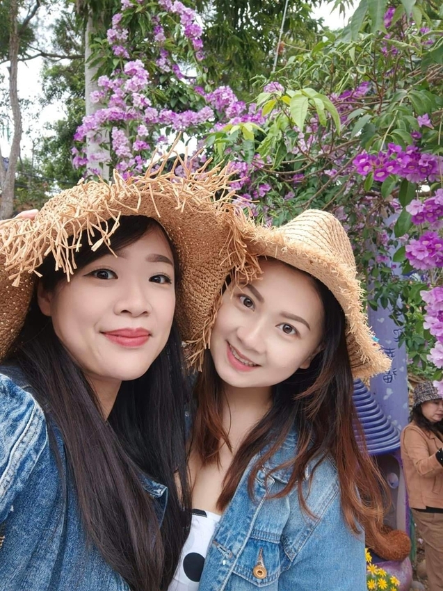 【苗栗.西湖】噢哈娜咖啡屋。夢幻紫色國度紫藤花道+飛天紫傘閨密寫真最佳拍攝地點