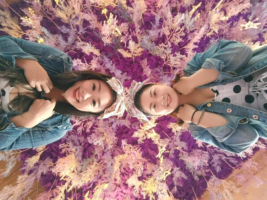 【苗栗.西湖】噢哈娜咖啡屋。夢幻紫色國度紫藤花道+飛天紫傘閨密寫真最佳拍攝地點