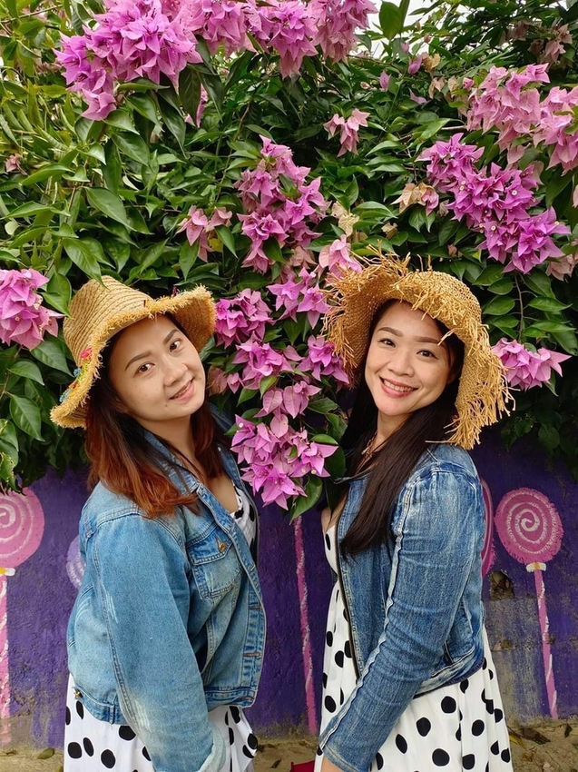 【苗栗.西湖】噢哈娜咖啡屋。夢幻紫色國度紫藤花道+飛天紫傘閨密寫真最佳拍攝地點